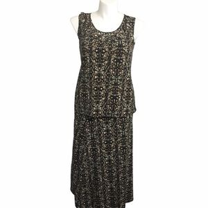 Yvos 2 piece ruffle print skirt set. Size Large